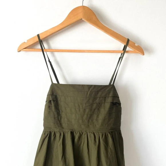 Moon River Pleated Cut-Out Tie Back Smocked Mini Dress Olive Green Size Medium - Picture 5 of 8